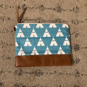 2nd Story Designs Zip-Up Clutch Bag